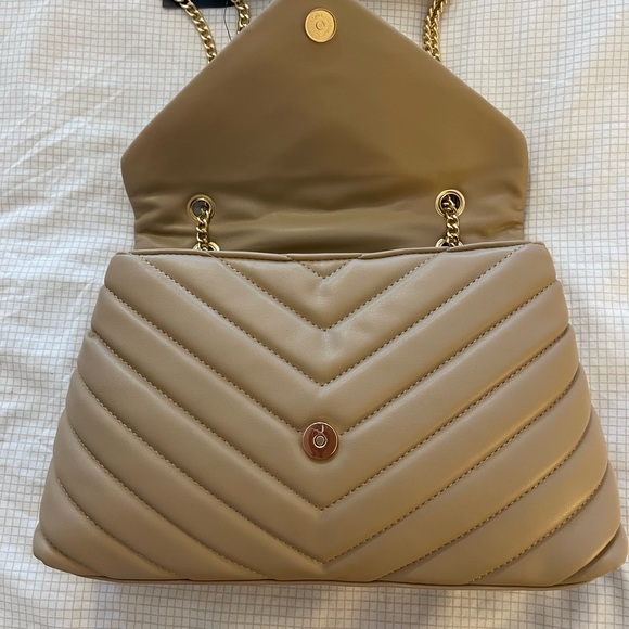 Classy nude vegan leather soft quilted purse - Picture 4 of 10
